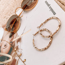 Afbeelding in Gallery-weergave laden, Oorbellen creole hoops Hanna goud