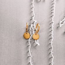 Afbeelding in Gallery-weergave laden, Oorbellen Little Coin Goud