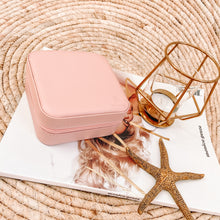 Afbeelding in Gallery-weergave laden, Sieraden reisdoosje on the road roze