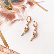 Afbeelding in Gallery-weergave laden, Oorbellen Gun Goud