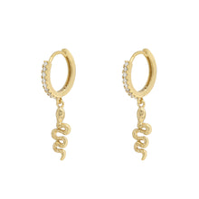 Afbeelding in Gallery-weergave laden, Oorbellen Shiny Snake Goud