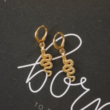 Afbeelding in Gallery-weergave laden, Oorbellen Like A Snake Goud